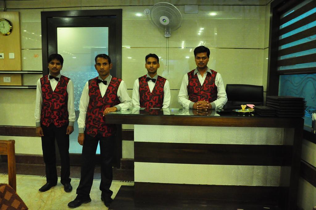 Hotel Basera Brij Bhoomi Вриндавана Экстерьер фото