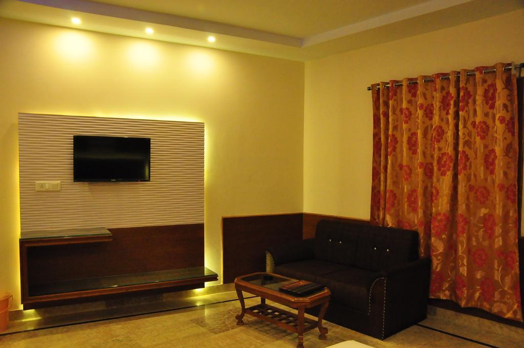 Hotel Basera Brij Bhoomi Вриндавана Номер фото