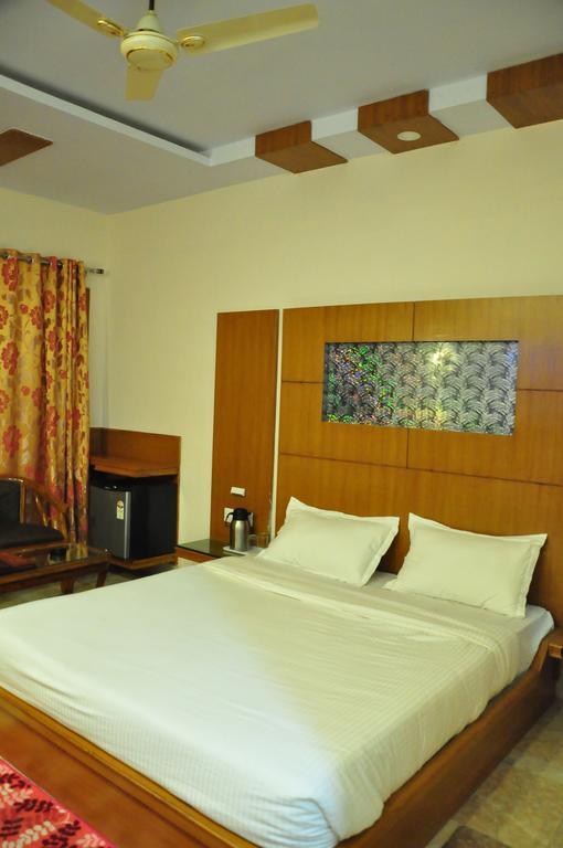 Hotel Basera Brij Bhoomi Вриндавана Номер фото