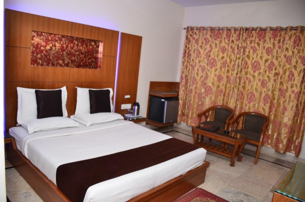Hotel Basera Brij Bhoomi Вриндавана Экстерьер фото